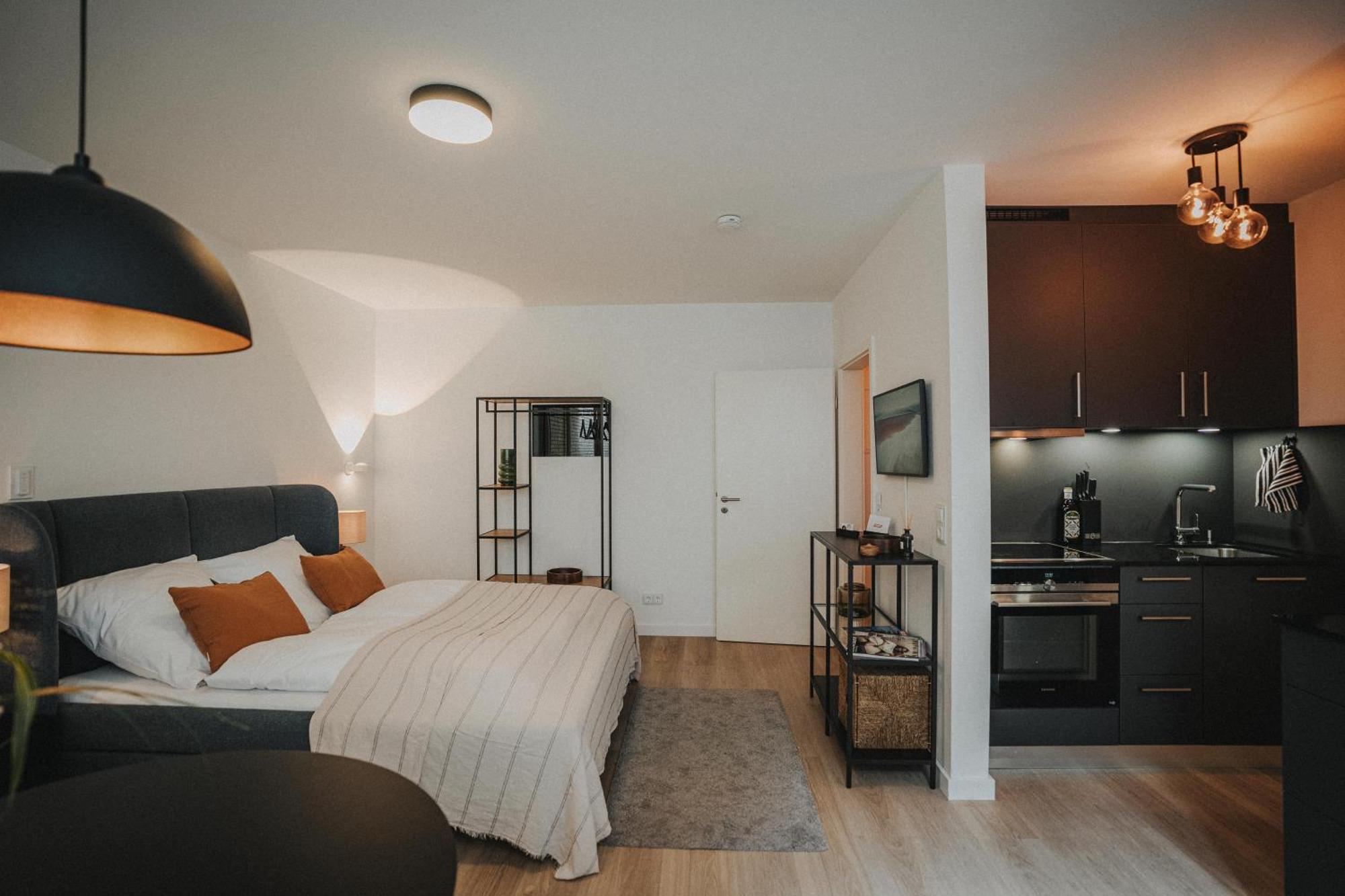 Downtown Apartment Mit Luxusbad Am Hafen Nur 5 Minuten Zu Fuss In Die Innenstadt Und Zum Bahnhof! โอลเดนบวร์ก ภายนอก รูปภาพ
