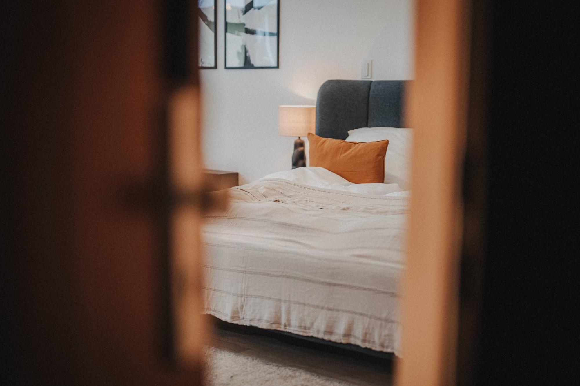 Downtown Apartment Mit Luxusbad Am Hafen Nur 5 Minuten Zu Fuss In Die Innenstadt Und Zum Bahnhof! โอลเดนบวร์ก ภายนอก รูปภาพ