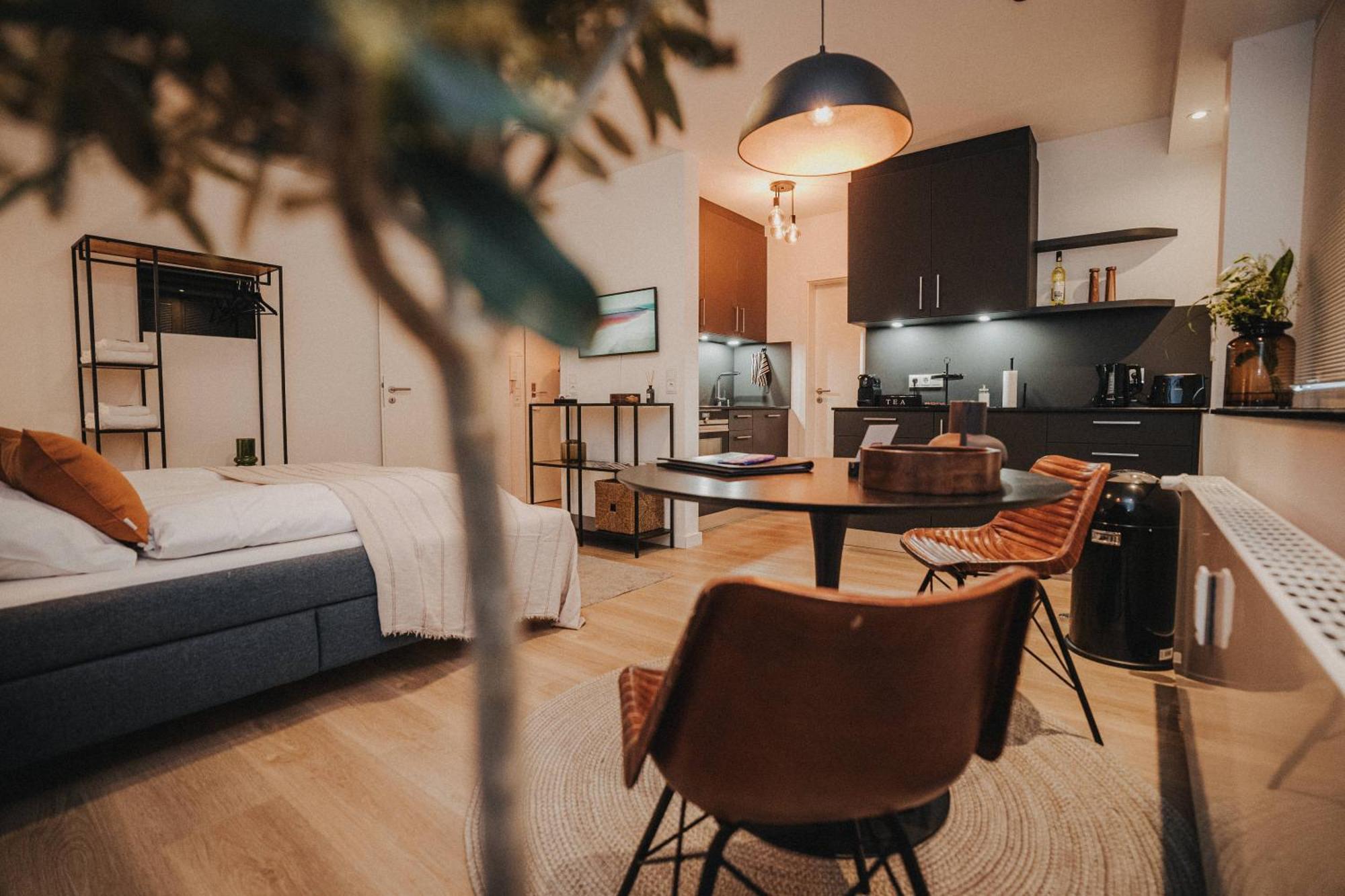 Downtown Apartment Mit Luxusbad Am Hafen Nur 5 Minuten Zu Fuss In Die Innenstadt Und Zum Bahnhof! โอลเดนบวร์ก ภายนอก รูปภาพ